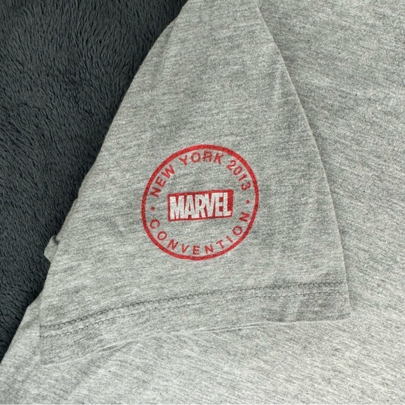 Marvel 2013 NY Convention Exclusive Avengers Hawkeye Lucky The Pizza Dog Shirt - Picture 4 of 6